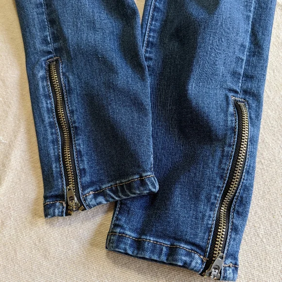 KANCAN Destroyed Zipper Ankle Skinny Jeans - Picture 4 of 12